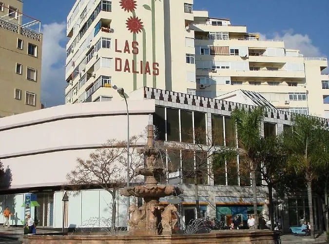 Isabel Manoja Otel *